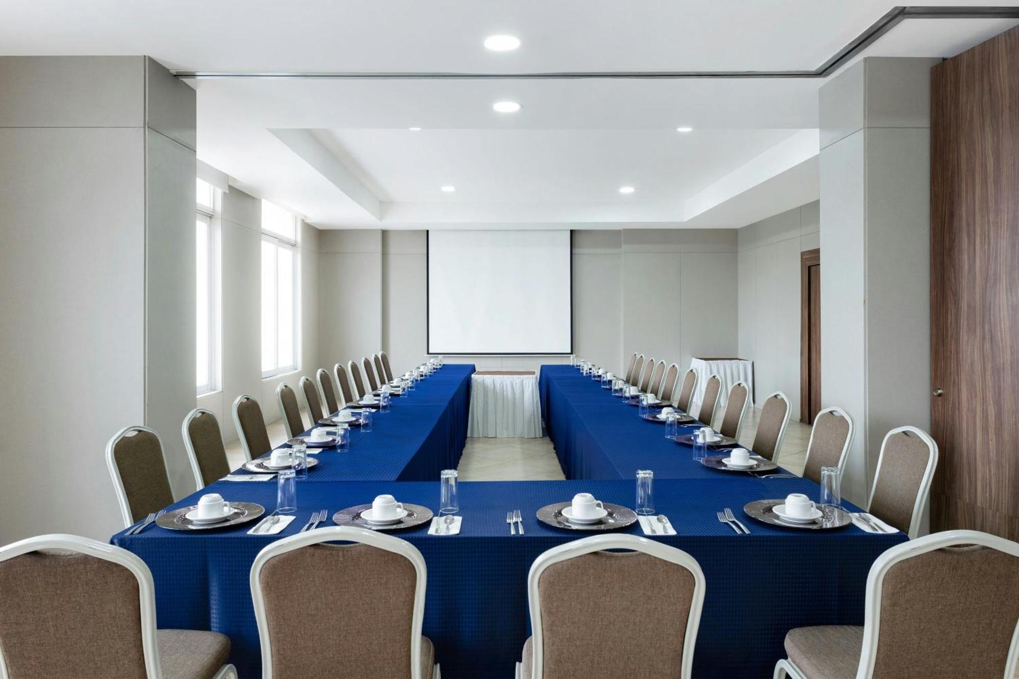 Courtyard By Marriott Puebla Las Animas Buitenkant foto