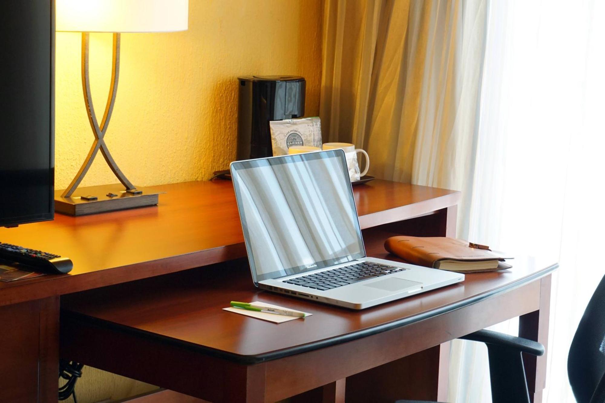 Courtyard By Marriott Puebla Las Animas Buitenkant foto